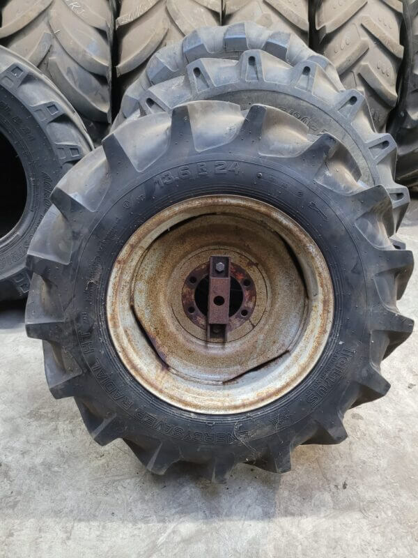 Taurus (Michelin) 13.6 R24