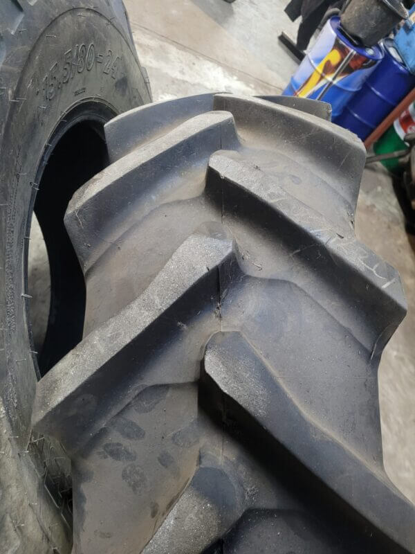 Taurus (Michelin) 13.6 R24 - Afbeelding 2